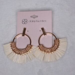 Hoop Pierce Earrings Gold Tone Broom Style Peach Beads Daisy Fuentes